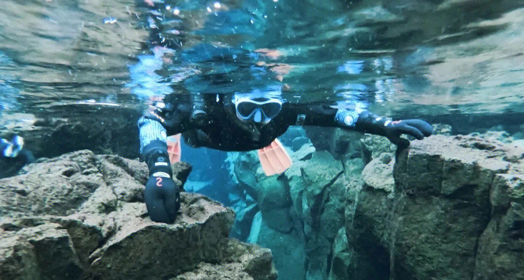 水下浮潜体验活动，探索海底世界奇观